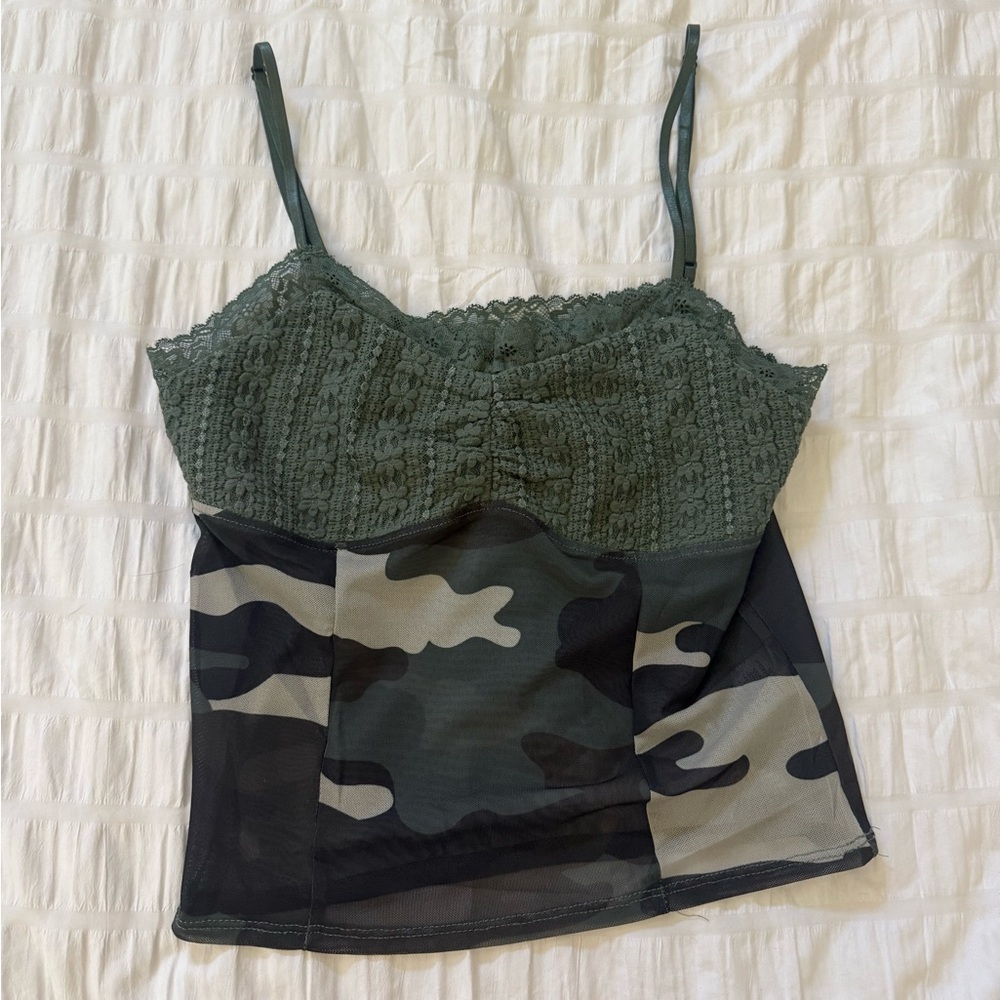Mixed Threads‎ Stylish Camouflage Lace Trim Top